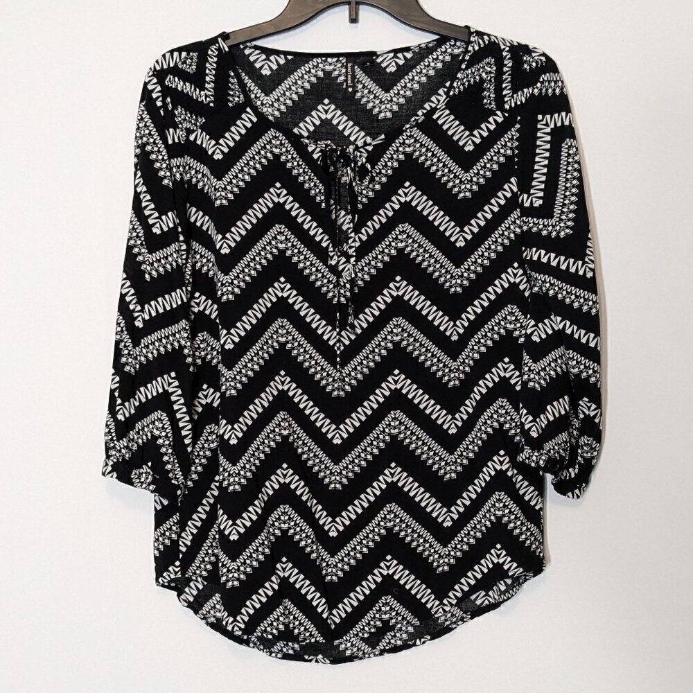 HEART SOUL Black/White Print Rayon; 3/4 Sleeve Top Blouse; Size M